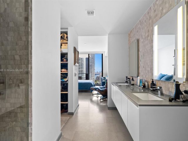 Apartment for sale  Unit #2505 - photo 6745216