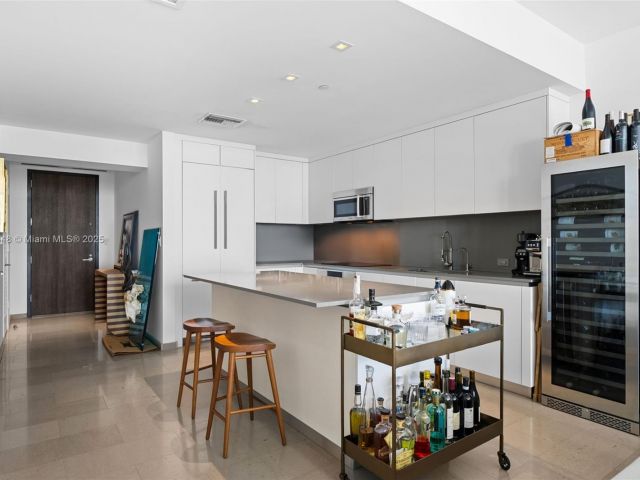 Apartment for sale  Unit #2505 - photo 6745225