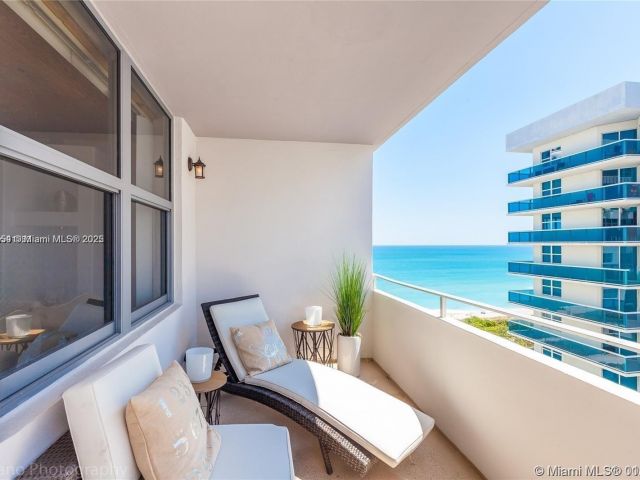 1-bedroom condo for rent in Surfside - 9225 Collins Ave 1006 - MondialRealty