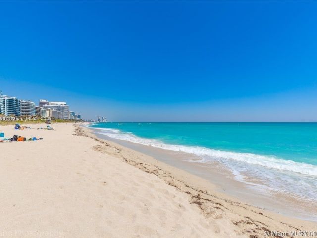 1-bedroom condo for rent in Surfside - 9225 Collins Ave 1006 - MondialRealty