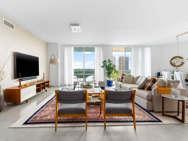 Apartment for sale  Unit #902 - photo 6752496