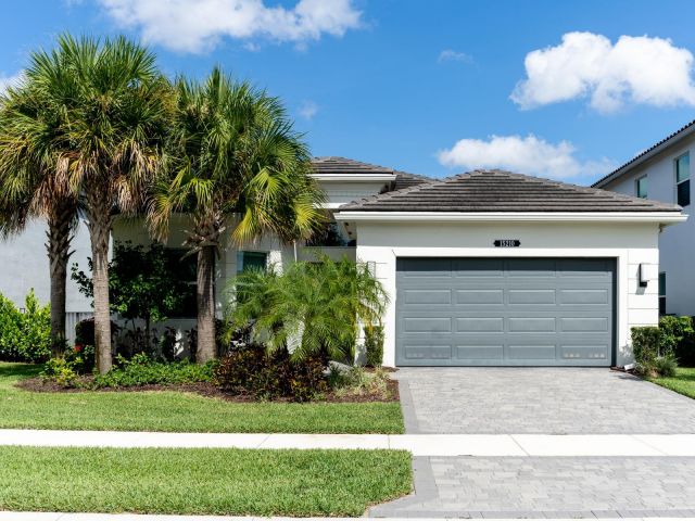 Home for rent at 15210 Seaglass Terrace Lane - photo 6771072