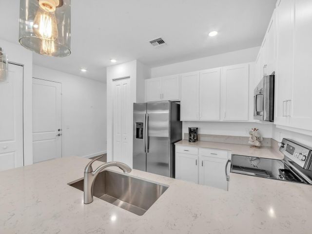 Home for rent at 14517 Three Ponds Trail - photo 6765016