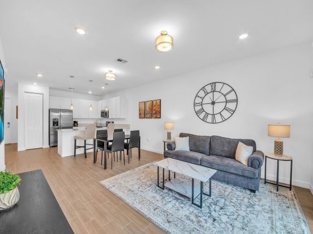 Home for rent at 14517 Three Ponds Trail - photo 6765017