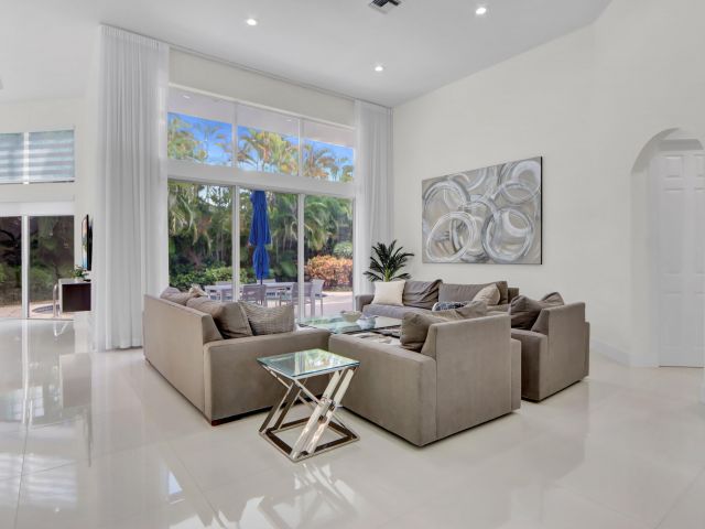 Home for rent at 6564 Somerset Circle - photo 6748551