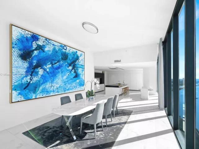 4-bedroom condo for sale in Miami - 1000 Biscayne Blvd LPH 4901 - MondialRealty