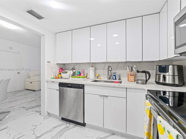 Apartment for sale  Unit #716 - photo 6745894