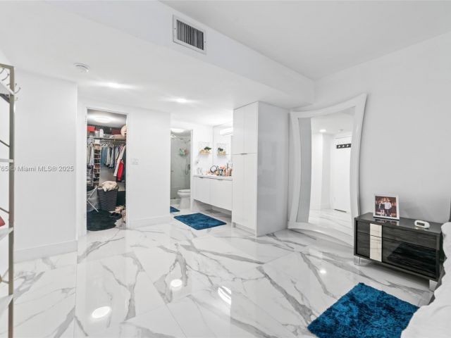 Apartment for sale  Unit #716 - photo 6745901