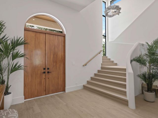 Home for sale at 1701 N Swinton Avenue - photo 6822408