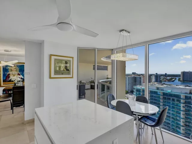 3-bedroom condo for sale in Sunny Isles Beach - 17555 Collins Ave 2703 - MondialRealty