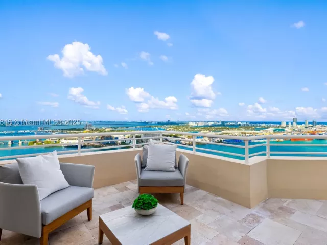 5-bedroom condo for sale in Miami - 808 Brickell Key Dr 3901 - MondialRealty