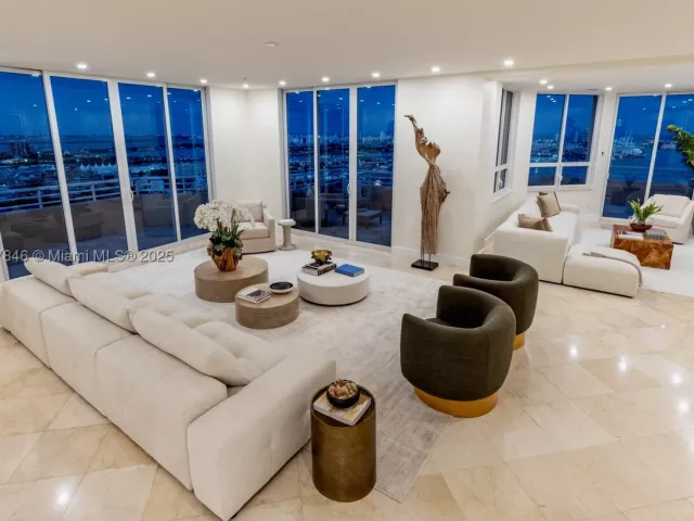 5-bedroom condo for sale in Miami - 808 Brickell Key Dr 3901 - MondialRealty