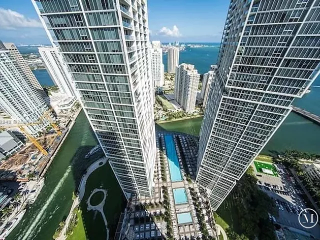 2-bedroom condo for sale in Miami - 485 Brickell Ave 2302 - MondialRealty