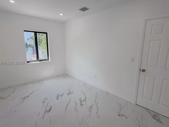3-bedroom home for sale in Hollywood - 2462 Johnson St - MondialRealty