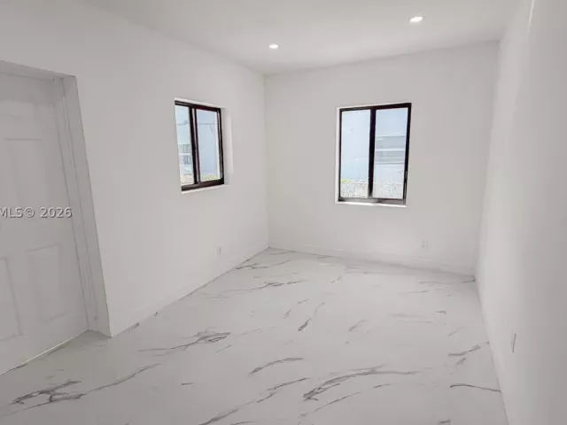 3-bedroom home for sale in Hollywood - 2462 Johnson St - MondialRealty