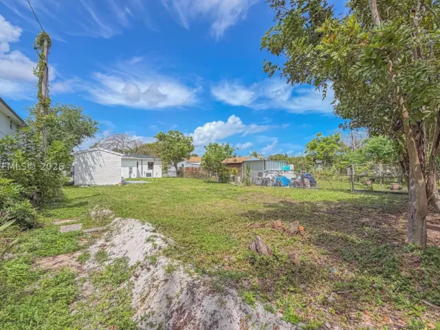 3-bedroom home for sale in Hollywood - 2462 Johnson St - MondialRealty