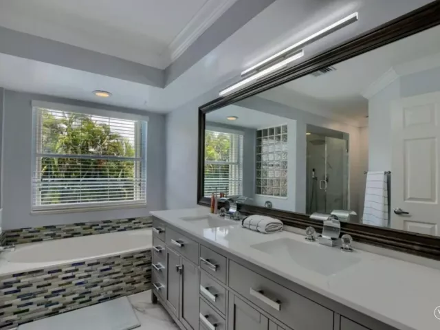 5-bedroom home for sale in Boca Raton - 9460 Lake Serena Drive - MondialRealty