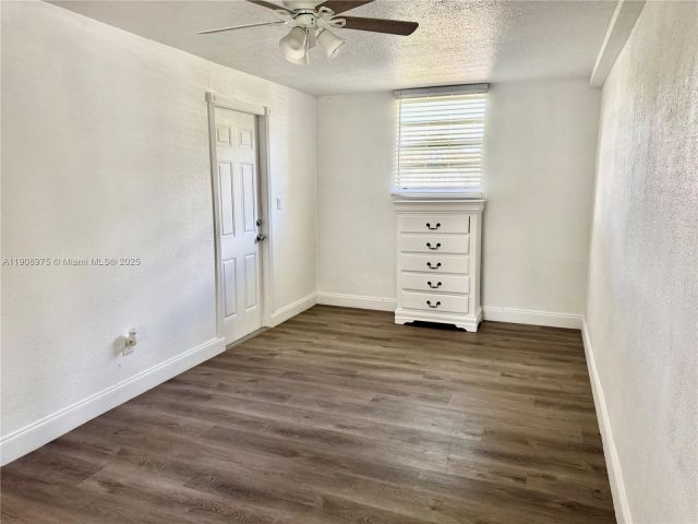 3-bedroom home for rent in Hollywood - 6320 Mayo St - MondialRealty