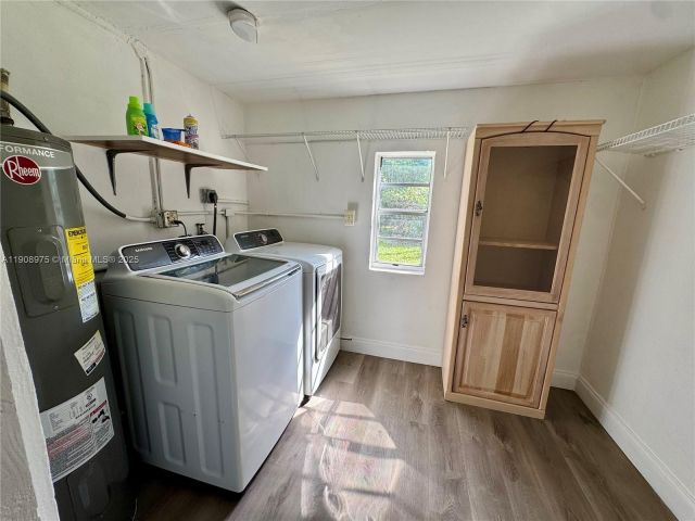 3-bedroom home for rent in Hollywood - 6320 Mayo St - MondialRealty