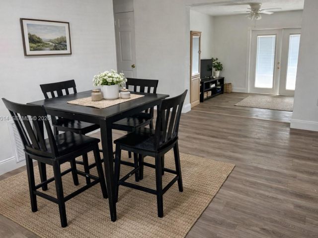 3-bedroom home for sale in Hollywood - 6320 Mayo St - MondialRealty