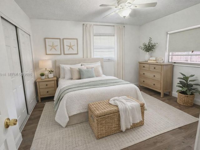 3-bedroom home for sale in Hollywood - 6320 Mayo St - MondialRealty