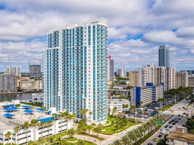 1-bedroom condo for sale in Hallandale Beach - 1945 S Ocean Dr 1110 - MondialRealty