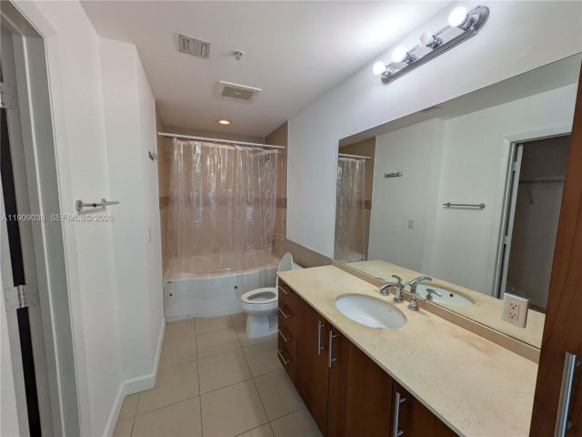 1-bedroom condo for sale in Hallandale Beach - 1945 S Ocean Dr 1110 - MondialRealty
