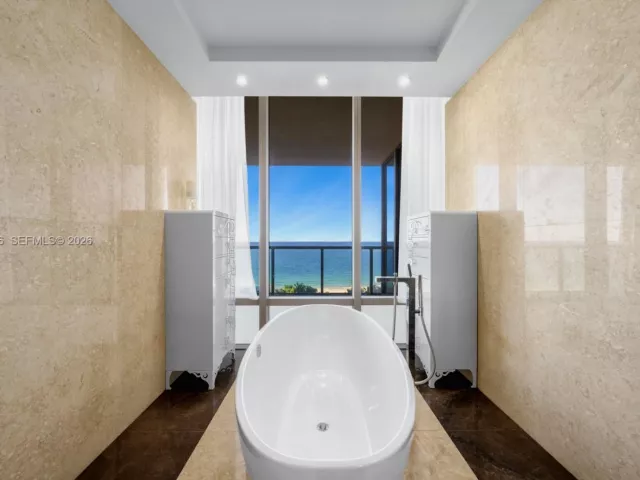 3-bedroom condo for sale in Bal Harbour - 9705 Collins Ave 1001N - MondialRealty