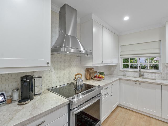 Home for sale at 111 NE 17th Avenue - photo 6765788