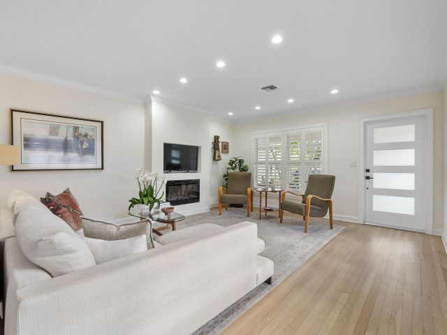 Home for sale at 111 NE 17th Avenue - photo 6765792