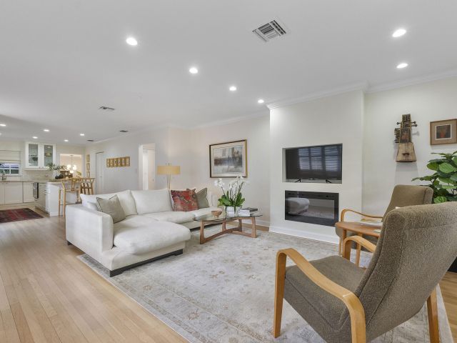 Home for sale at 111 NE 17th Avenue - photo 6765793