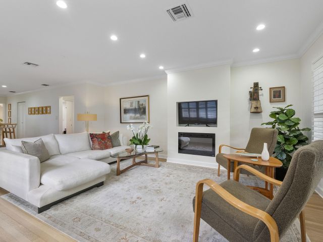 Home for sale at 111 NE 17th Avenue - photo 6765794