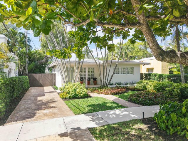 Home for sale at 111 NE 17th Avenue - photo 6765797