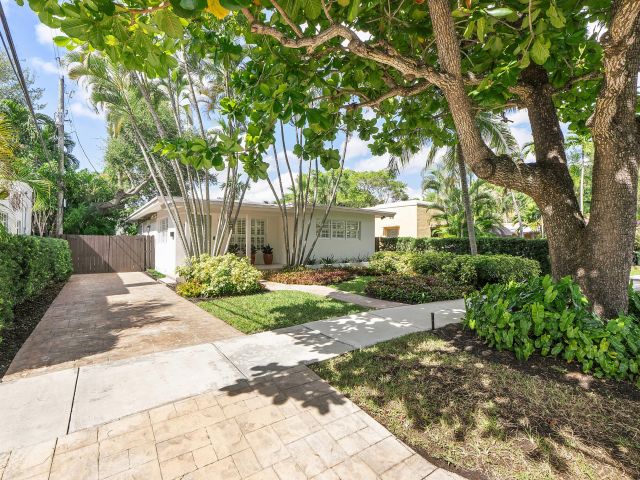 Home for sale at 111 NE 17th Avenue - photo 6765798