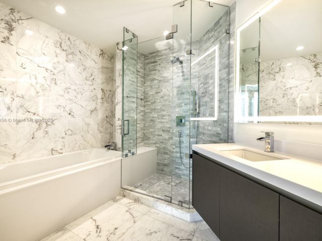 Apartment for sale  Unit #2303 - photo 6746372