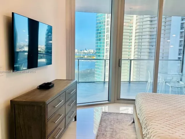 2-bedroom condo for sale in Miami - 851 NE 1st Ave 2303 - MondialRealty