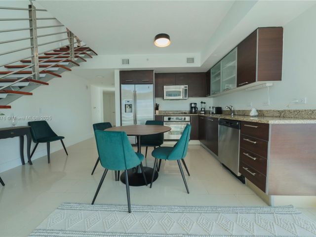 Apartment for rent  Unit #1217 - photo 6751185