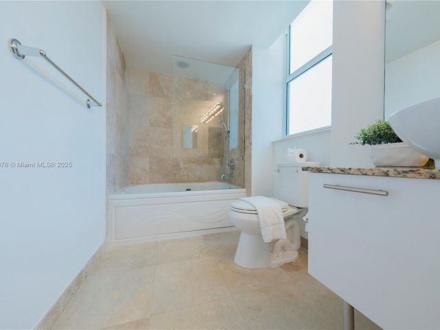 Apartment for rent  Unit #1217 - photo 6751186