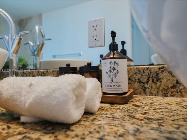 Apartment for rent  Unit #1217 - photo 6751187