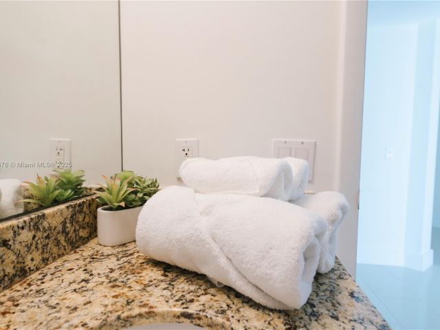 Apartment for rent  Unit #1217 - photo 6751188