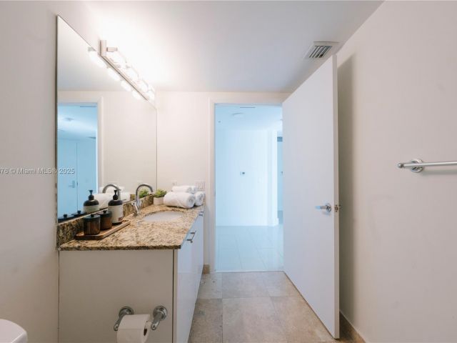 Apartment for rent  Unit #1217 - photo 6751190