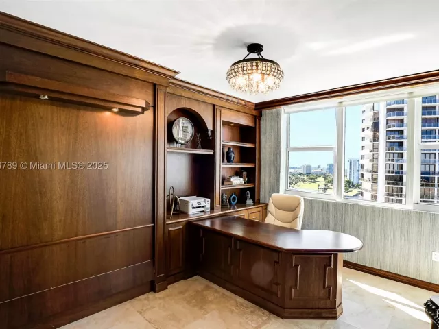 3-bedroom condo for sale in Aventura - 20201 E Country Club Dr 1903 - MondialRealty