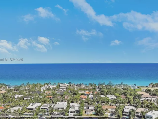 3-bedroom condo for sale in Aventura - 20201 E Country Club Dr 1903 - MondialRealty