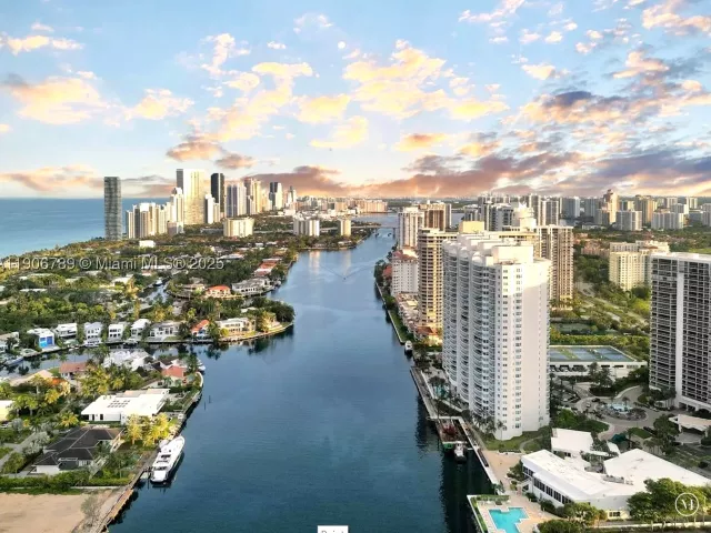 3-bedroom condo for sale in Aventura - 20201 E Country Club Dr 1903 - MondialRealty