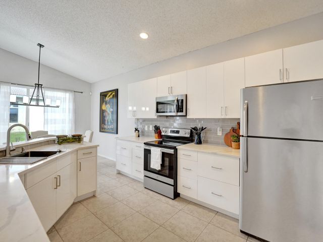 Home for sale at 19405 SW 67th Street - photo 6815316