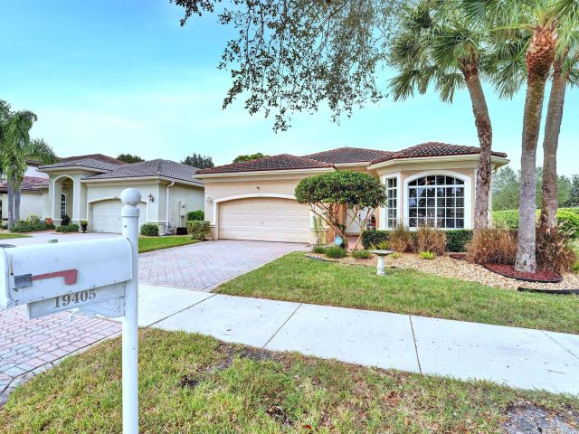 Home for sale at 19405 SW 67th Street - photo 6815327