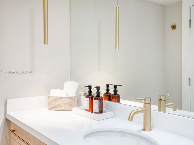 Apartment for rent  Unit #836 - photo 6761657