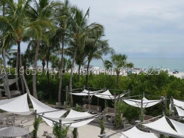 condo for rent in Miami Beach - 2301 Collins Ave 836 - MondialRealty