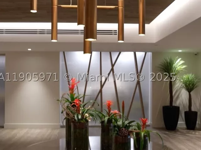 condo for rent in Miami Beach - 2301 Collins Ave 836 - MondialRealty