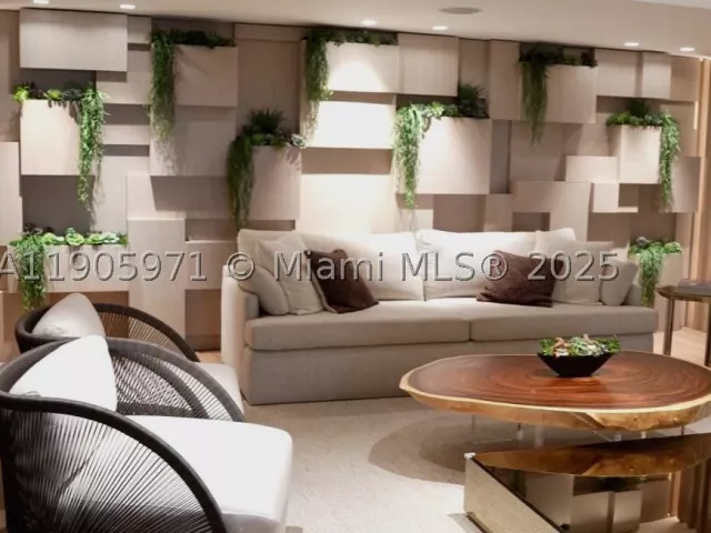 condo for rent in Miami Beach - 2301 Collins Ave 836 - MondialRealty